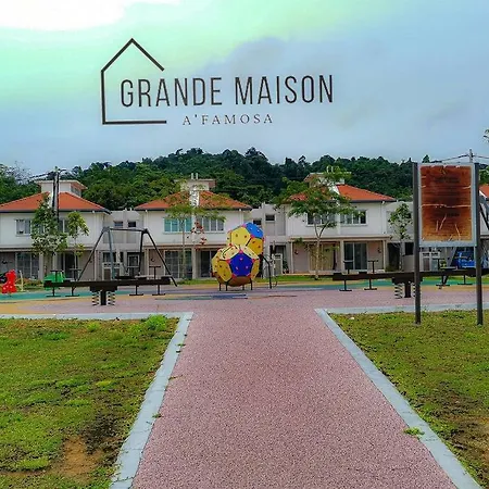 Grande Maison 1 A'Famosa Golf View Near Waterpark L Uitm L Honda L Netflix L Self Check In Alor Gajah Exterior photo