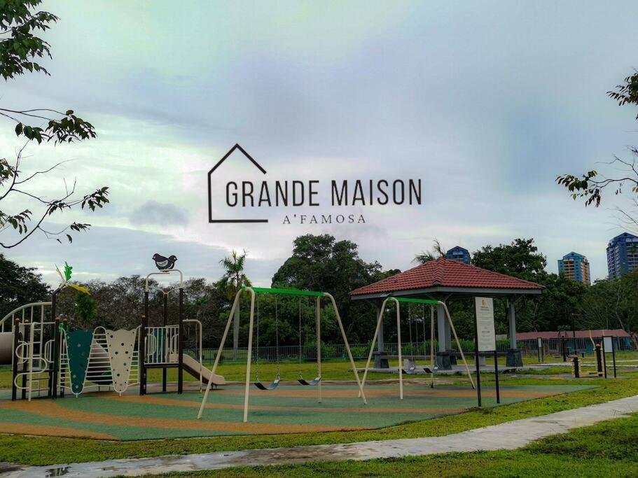 Grande Maison 1 A'famosa Golf View Near Waterpark L Uitm L Honda L Netflix L Self Check In Holiday home *